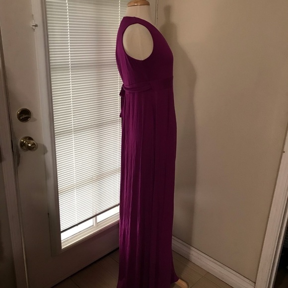 Ingrid & Isabel size medium sleeveless wrap maxi dress magenta color - Picture 2 of 4
